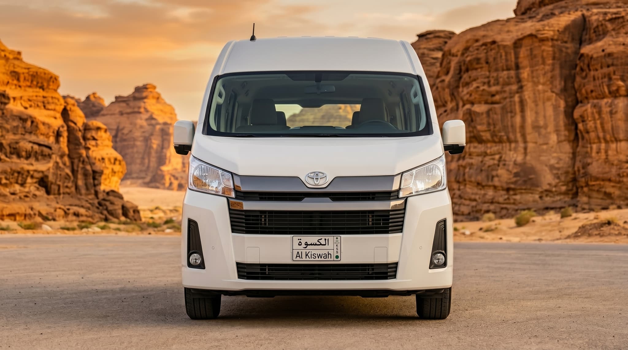 Toyota Hiace Exterior Front View